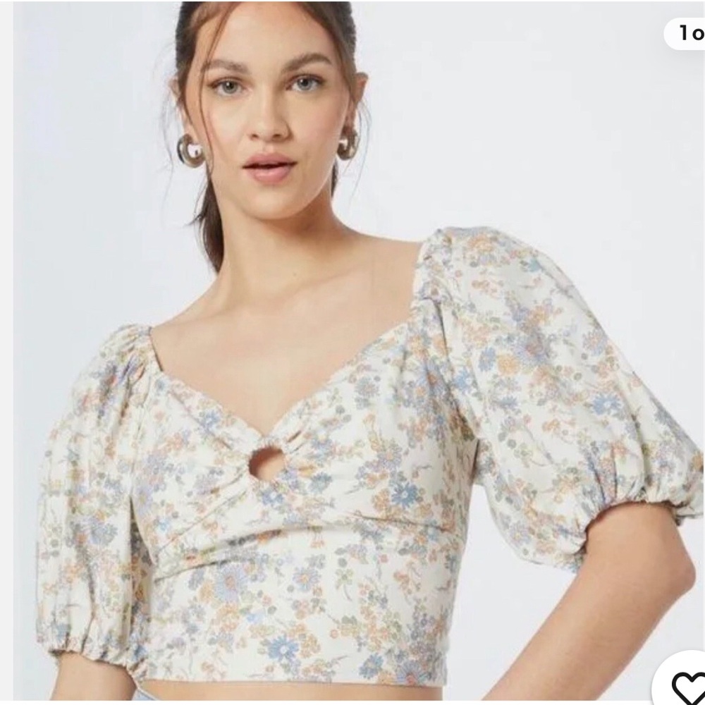 🌷Abercrombie & Fitch puff sleeve Smocked Floral Crop Top Size S NWT 🌷